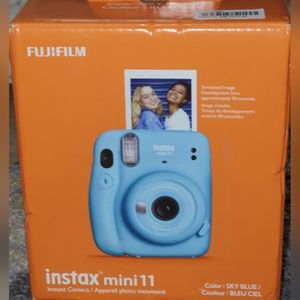FUJIFILM INSTAX Mini 11 Instant Film Camera - Brand New in Box
